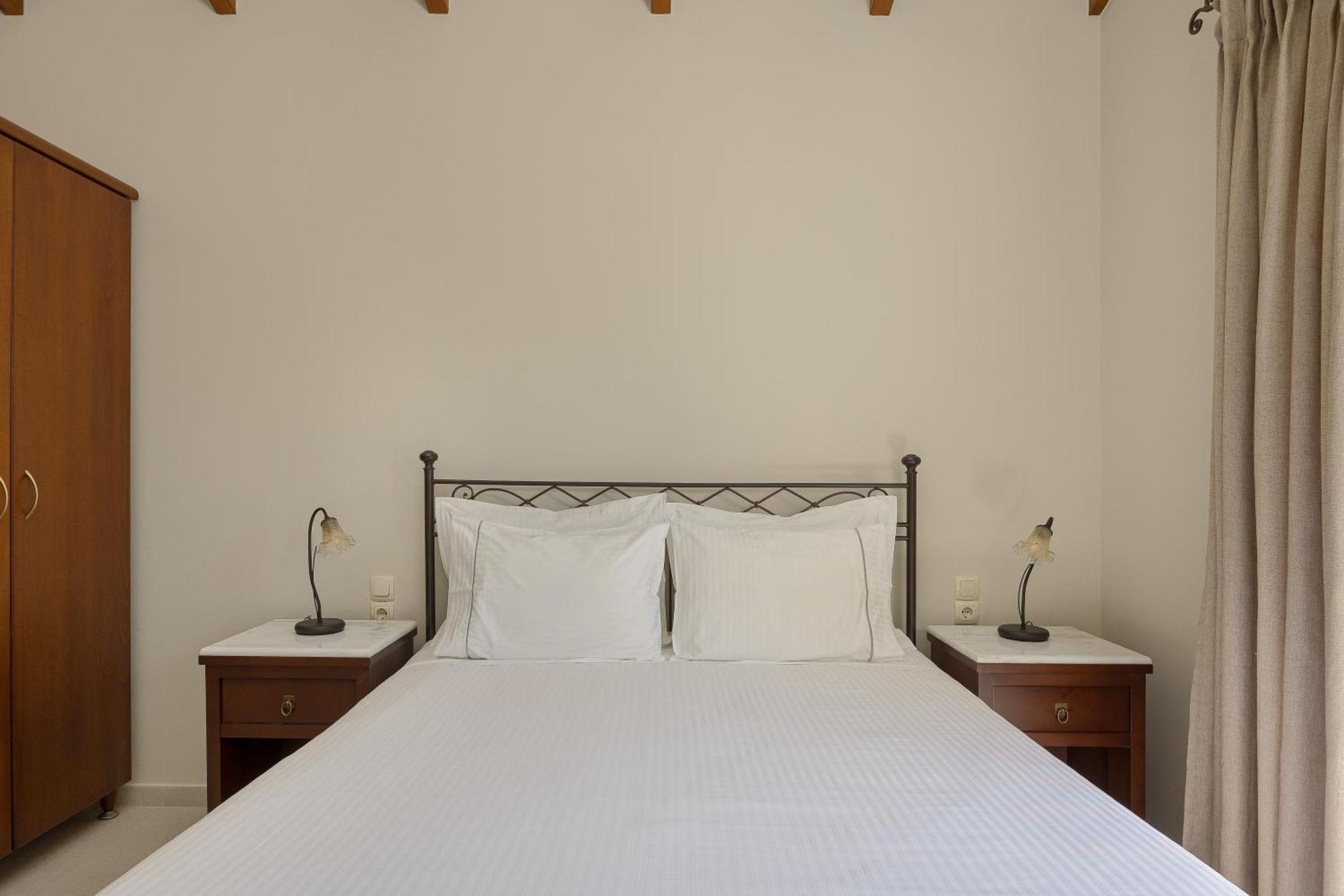 Apolis Villas & Suites Resort Parga Exterior photo